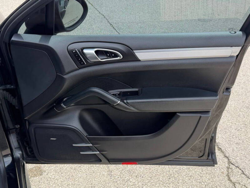 2013 Porsche Cayenne GTS