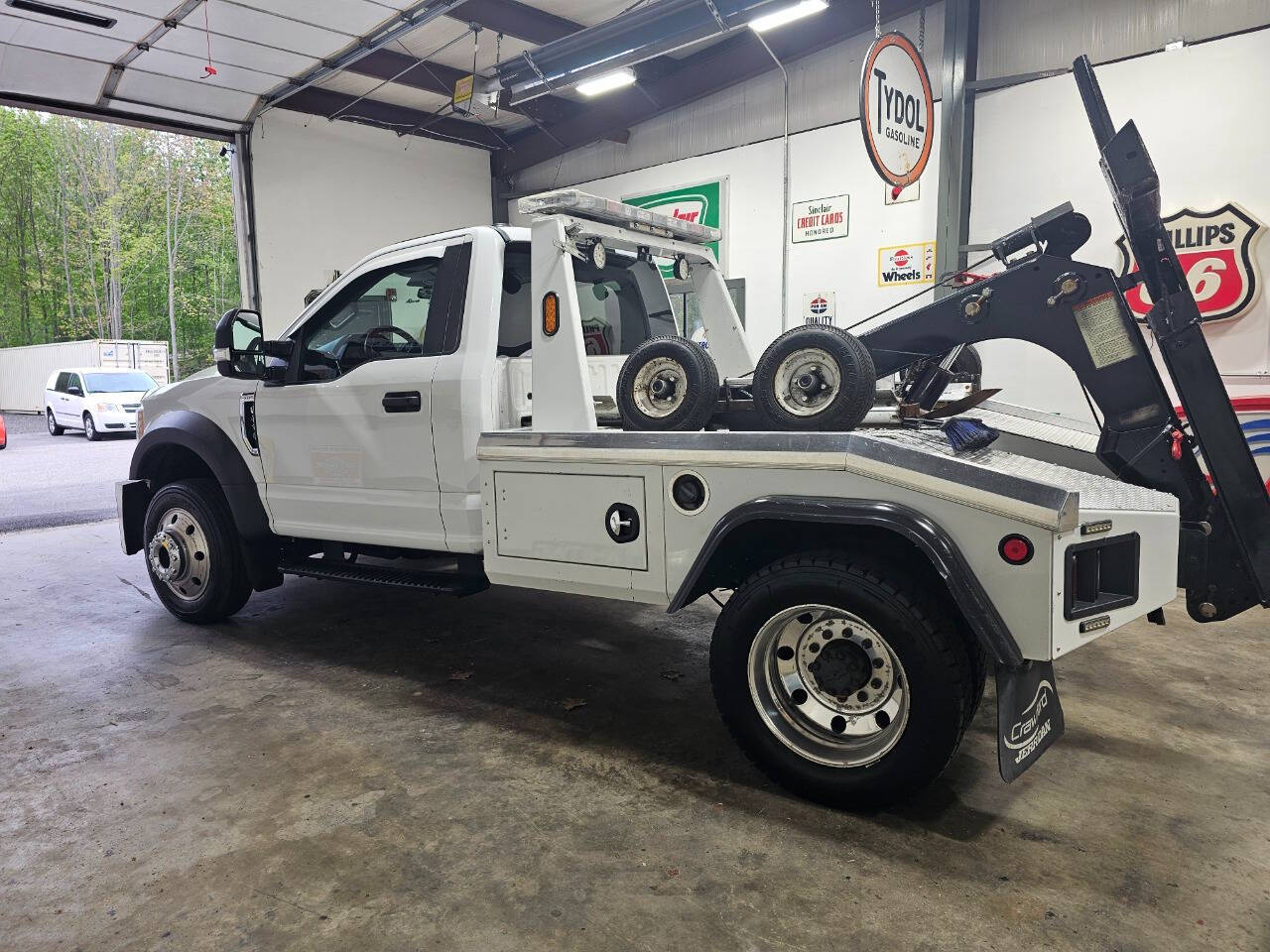 2017 Ford F-450 Super Duty 2