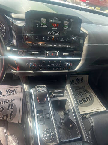 2023 Nissan Pathfinder SL