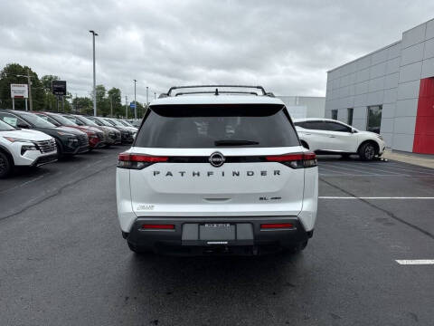 2026 Nissan Pathfinder SL