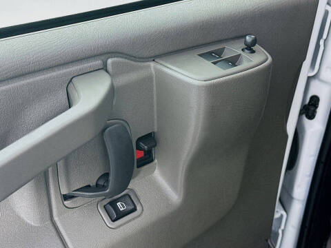 2024 Chevrolet Express 2500