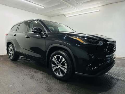 2021 Toyota Highlander for sale at Champagne Motor Car Company in Willimantic CT