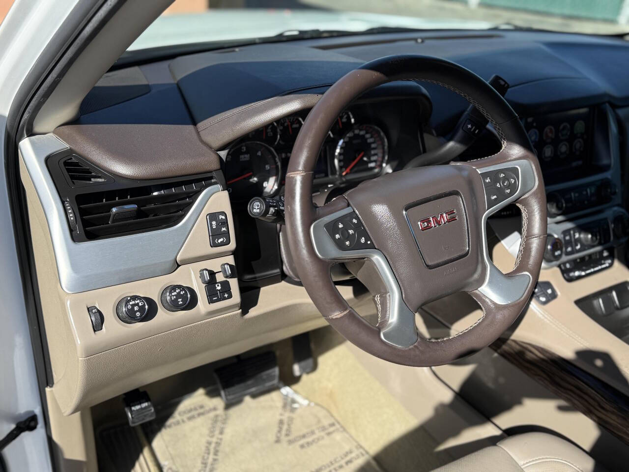 2016 GMC Yukon for sale at Best Buy Motors in Signal Hill, CA