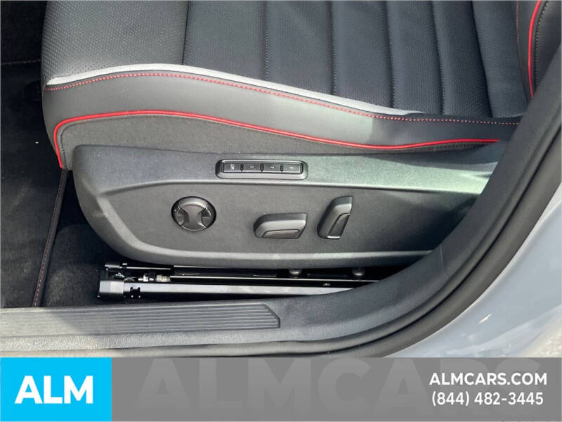 2025 Volkswagen Golf GTI Autobahn