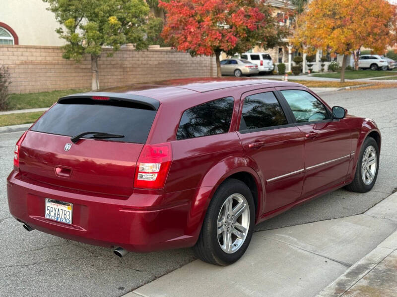 2005 Dodge Magnum R/T photo 8