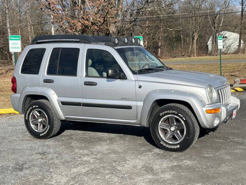 2004 Jeep Liberty for sale at Joshsav Motors in Walnutport PA