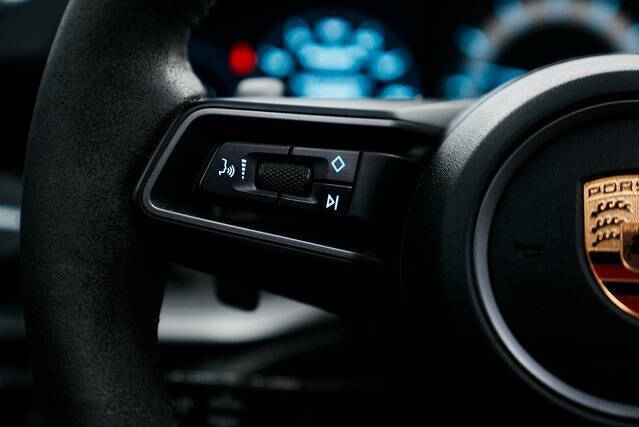 2020 Porsche 911 Carrera