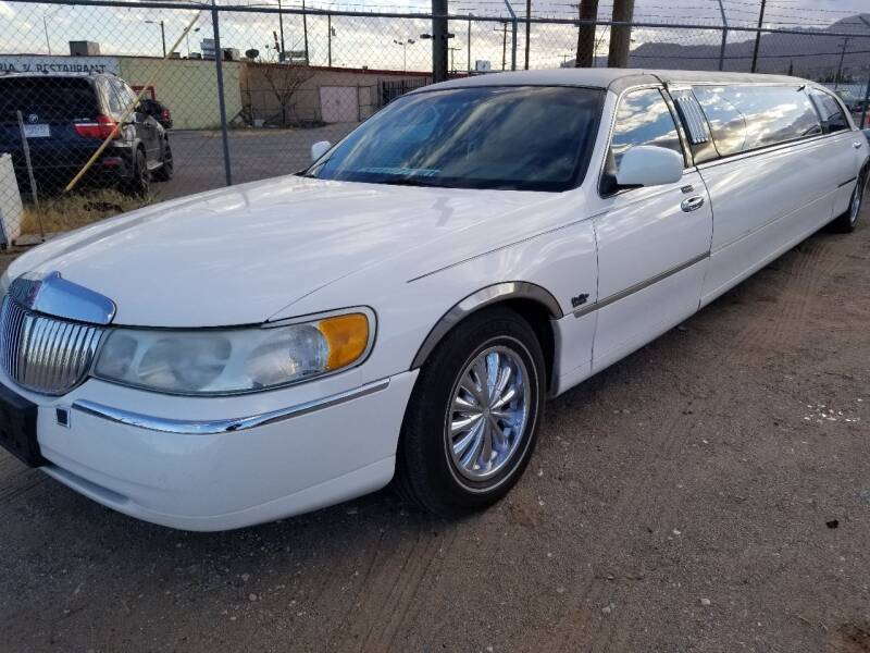 2001 Lincoln Town Car for sale at Affordable Car Buys in El Paso TX
