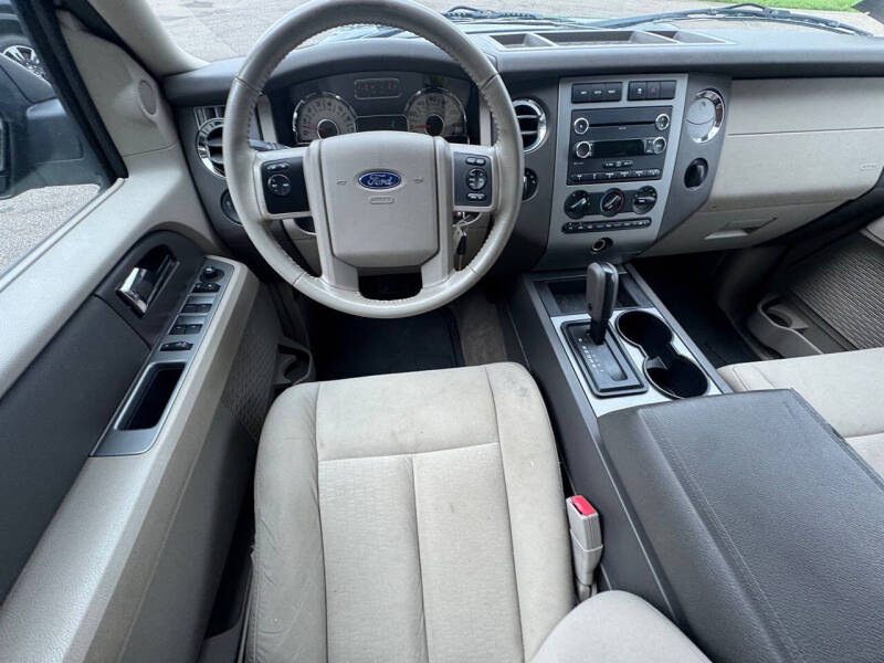 2011 Ford Expedition XLT