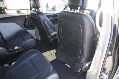 2012 Chrysler Town and Country Touring