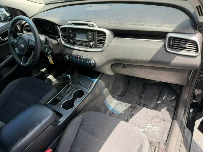 2017 Kia Sorento LX