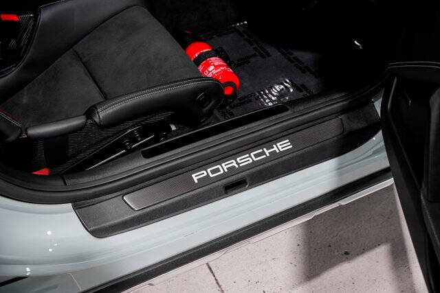 2023 Porsche 911 Dakar