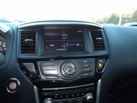 2020 Nissan Pathfinder SV