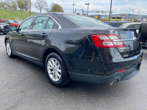 2015 Ford Taurus SE