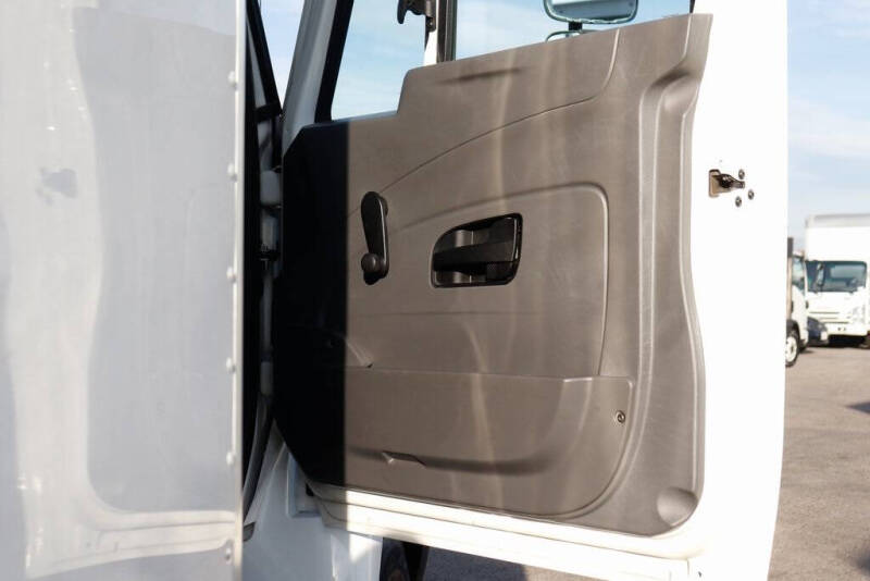 2019 International DuraStar 4300