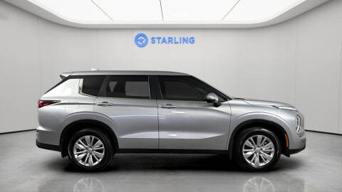 2025 Mitsubishi Outlander ES