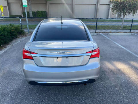 2013 Chrysler 200 Touring
