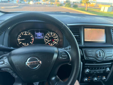 2016 Nissan Pathfinder SV