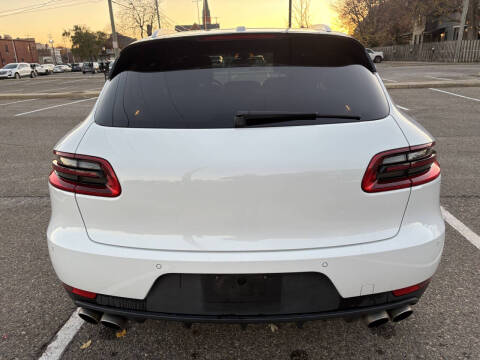 2015 Porsche Macan S