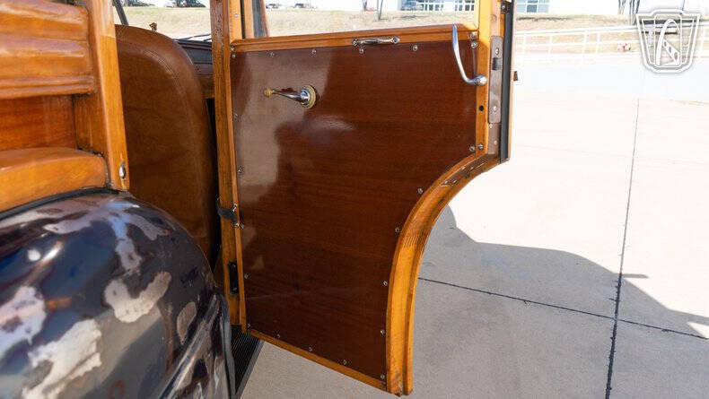 1946 Ford Super Deluxe