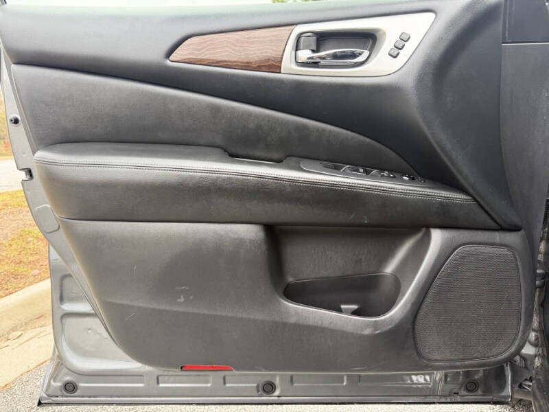 2018 Nissan Pathfinder Platinum