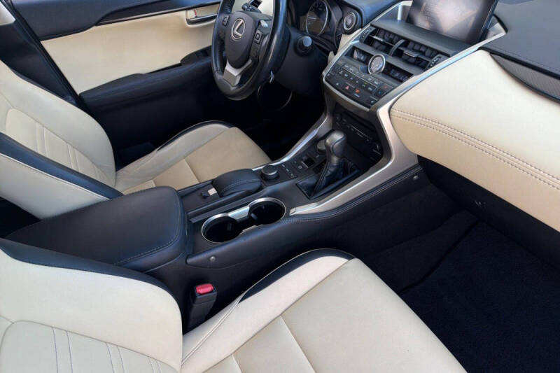 2017 Lexus NX 200t