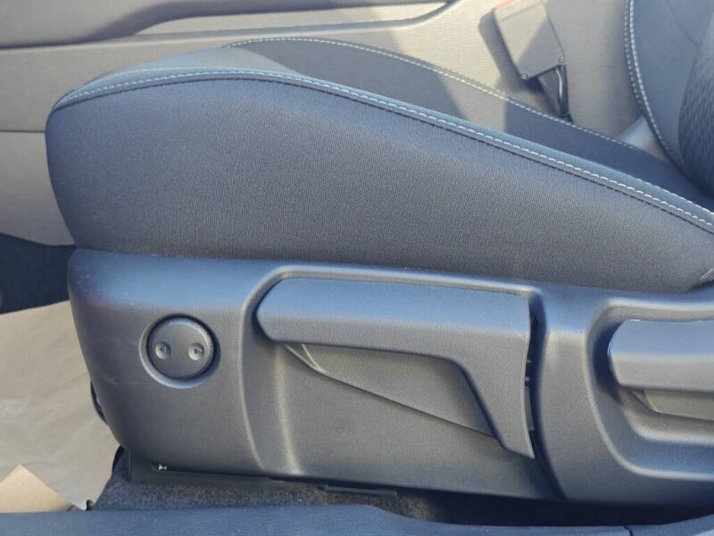 2025 Mitsubishi Outlander ES