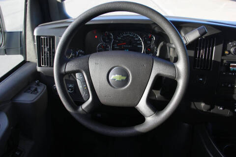 2025 Chevrolet Express 3500