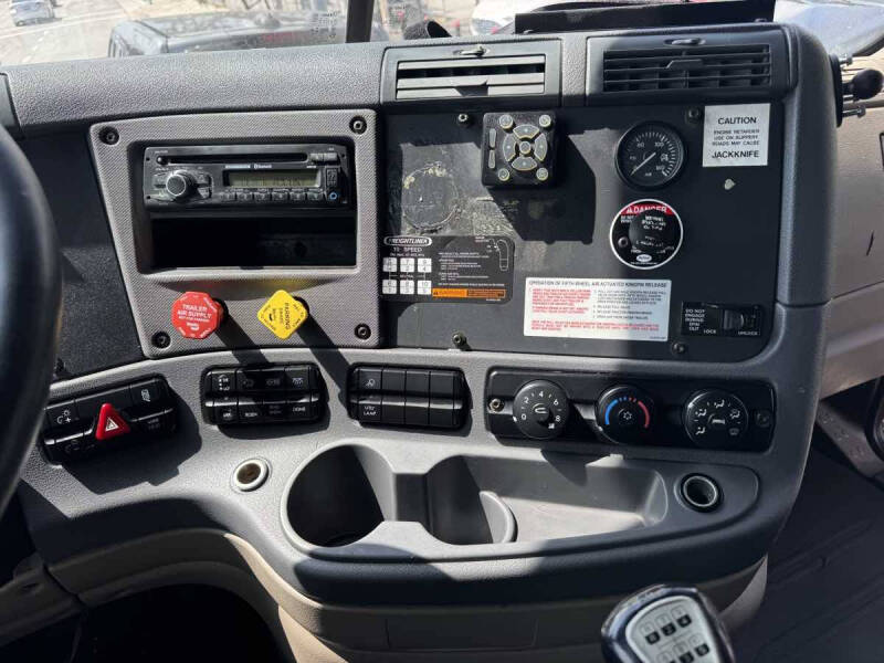 2016 Freightliner Cascadia