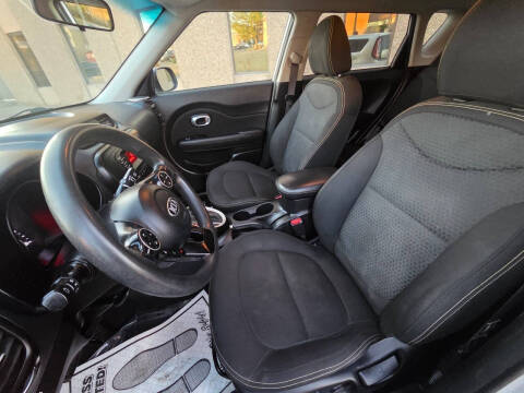 2015 Kia Soul +