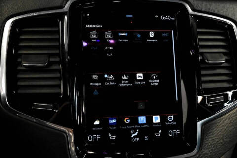 2017 Volvo XC90 T6 Momentum