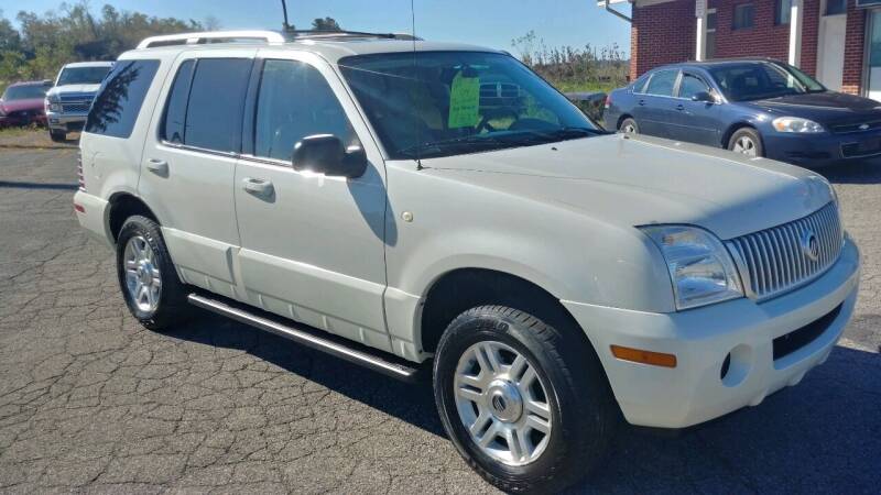 2004 Mercury Mountaineer for sale at AutoBoss PRE-OWNED SALES in Saint Clairsville OH