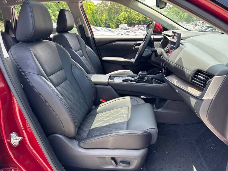 2025 Nissan Rogue Platinum