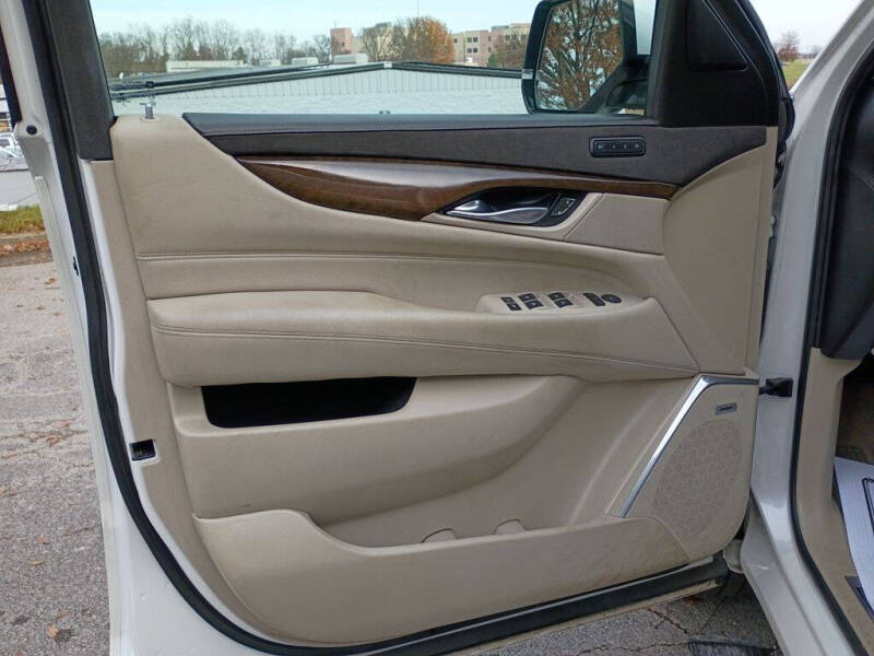 2018 Cadillac Escalade Luxury