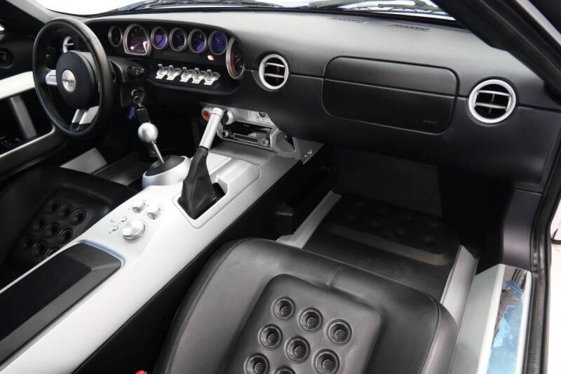 2005 Ford GT