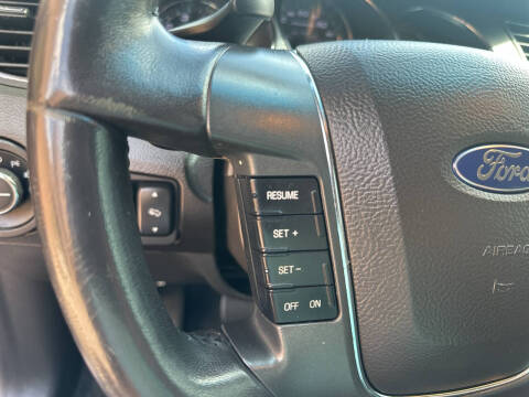 2011 Ford Taurus SEL