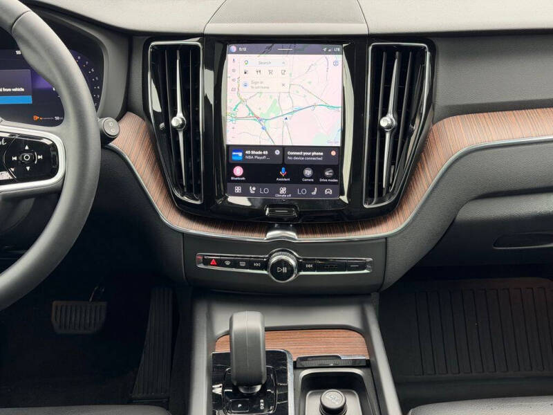 2023 Volvo XC60 B5 Plus Dark Theme