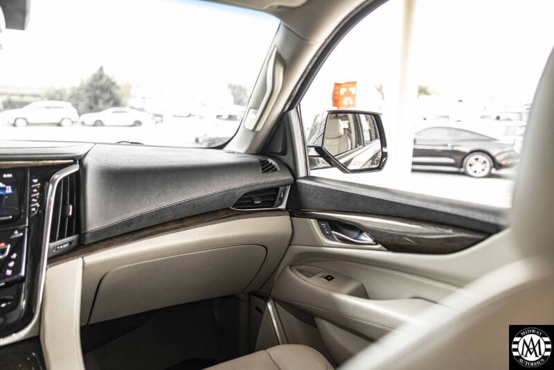 2018 Cadillac Escalade ESV Luxury