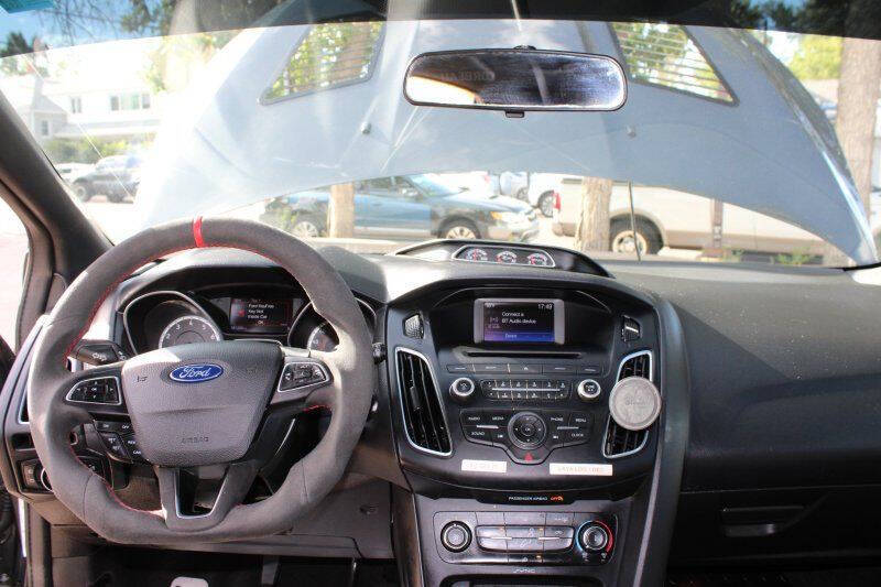 2017 Ford Focus ST