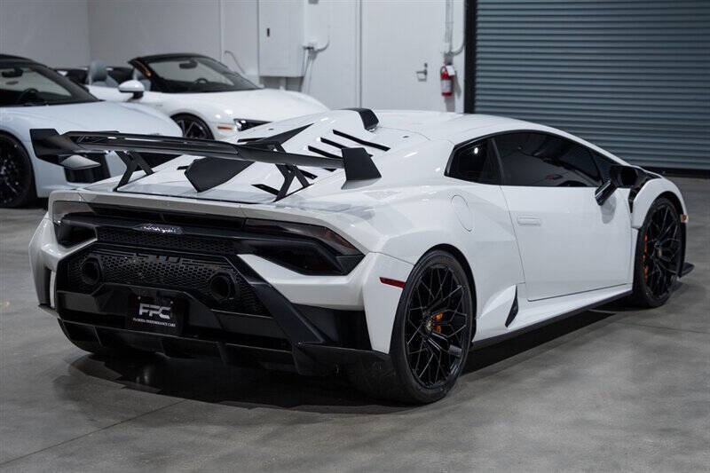 2022 Lamborghini Huracan STO