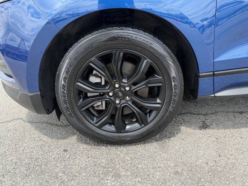 2022 Ford Edge SE