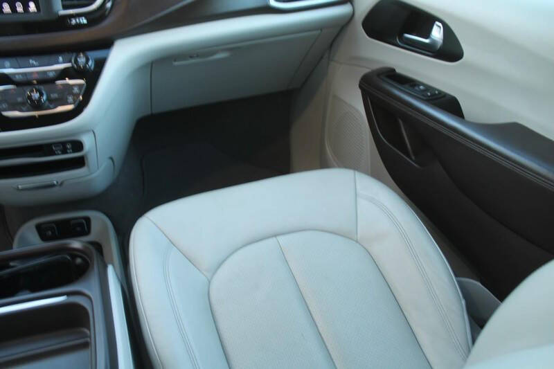 2020 Chrysler Pacifica Touring L