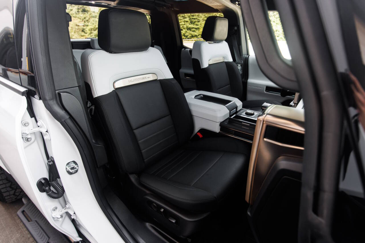 2022 GMC HUMMER EV 22