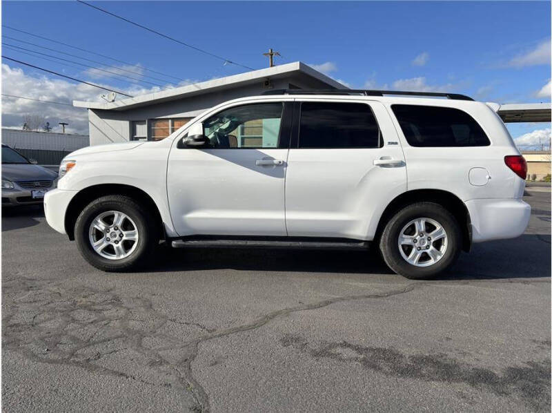 2015 Toyota Sequoia SR5