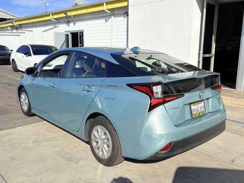 2022 Toyota Prius LE