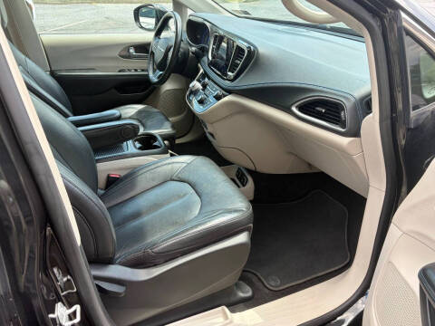 2021 Chrysler Pacifica Touring L