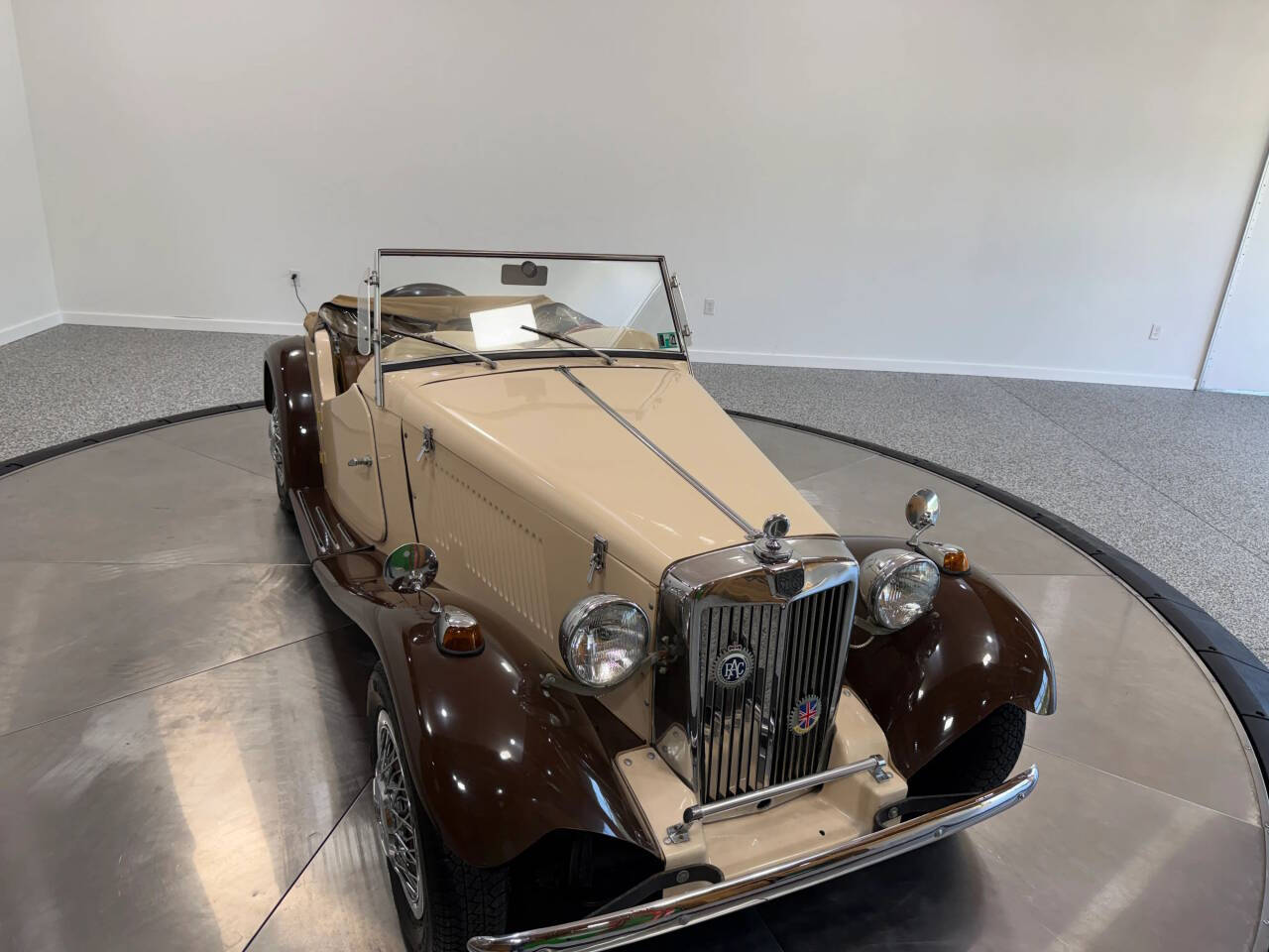 2011 Sp Constr MG Replica 4