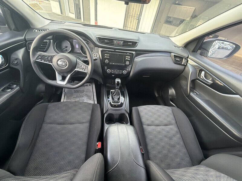2017 Nissan Rogue Sport SV