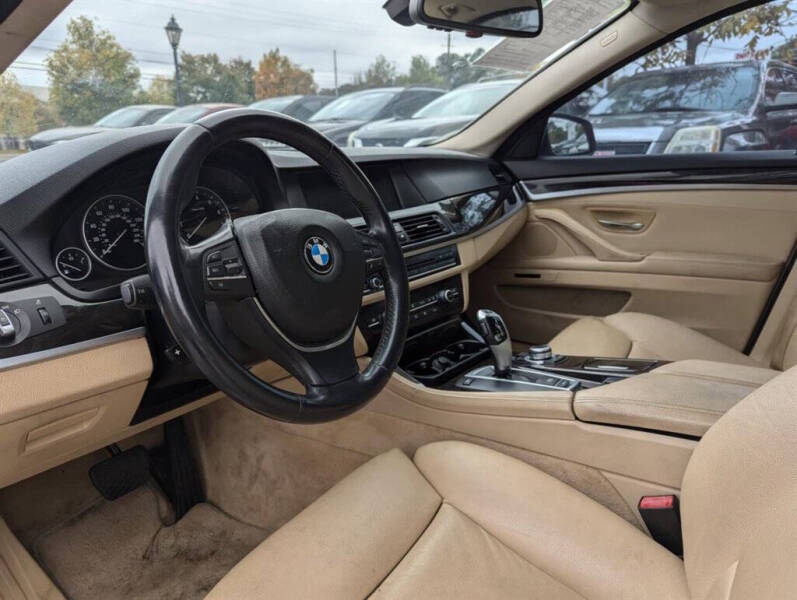 2011 BMW 5 Series 535i photo 8