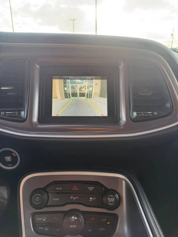 2021 Dodge Challenger SXT